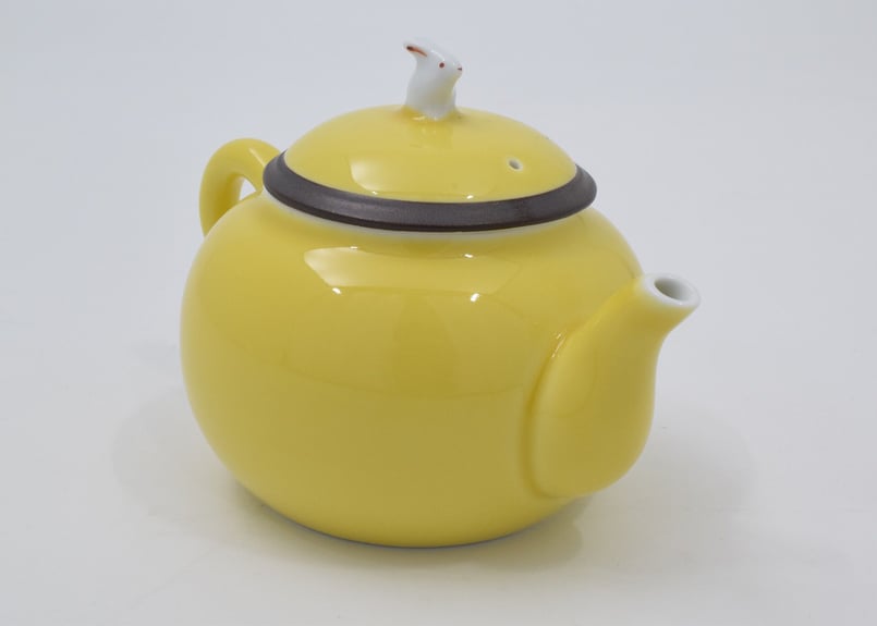 黄地うさぎ 手付小急須（アウトレット品） | WEB有田陶器市 ｜ 深川製