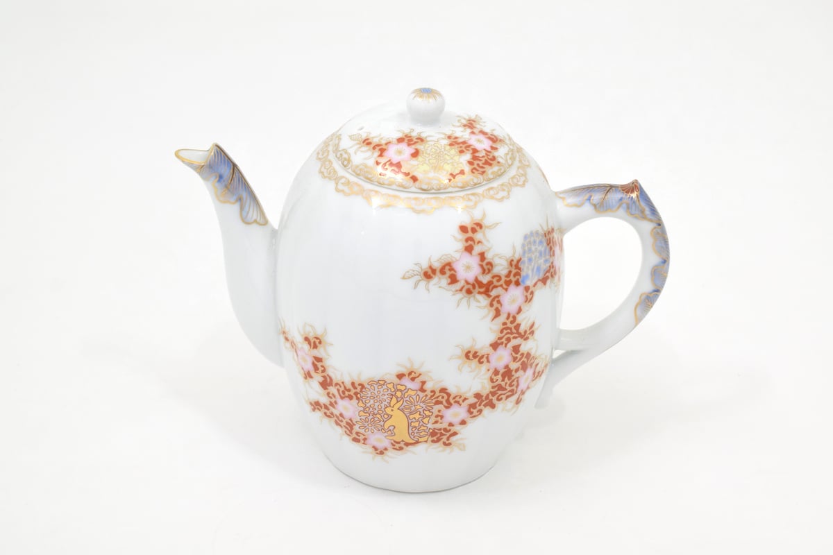 鍋島花兎 水指（アウトレット品） | WEB有田陶器市 ｜ 深川製磁 おうち