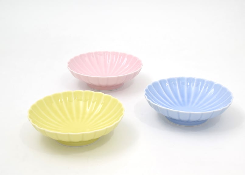 菊割小付 3枚セットA(優しい色) | WEB有田陶器市 | 深川製磁 菊割小付 3枚セットA(優しい色) | WEB有田陶器市 | 深川製磁