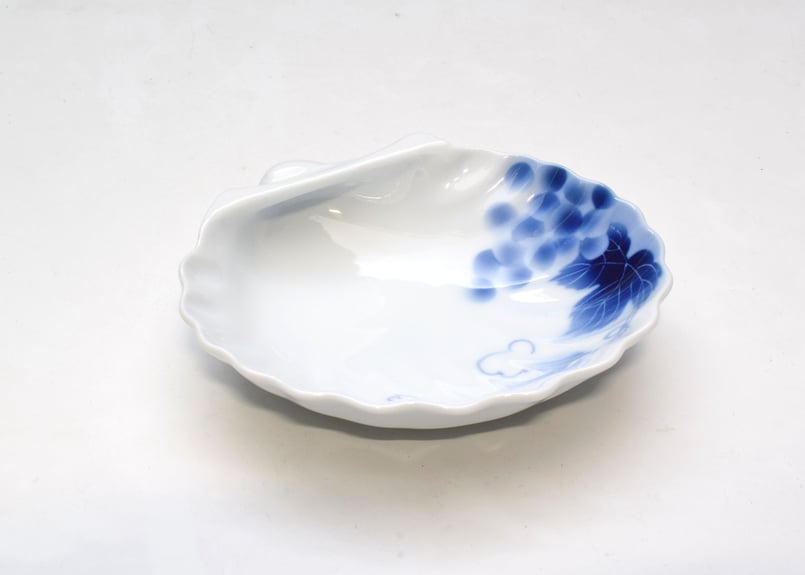 ブルーワイナリー 貝型皿（アウトレット品） | WEB有田陶器市 ｜ 深川