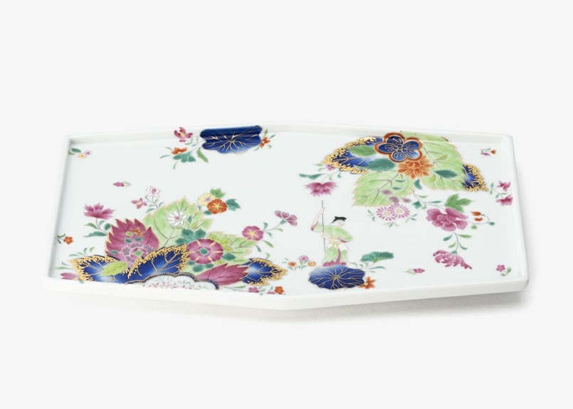 ◉セール！新品　高級有田焼　盛皿　染錦草花果実文　其泉作　豪華金彩柄　共箱 染錦絢爛草花絵 六角盛皿（アウトレット） | WEB有田陶器市 ｜ 深川製