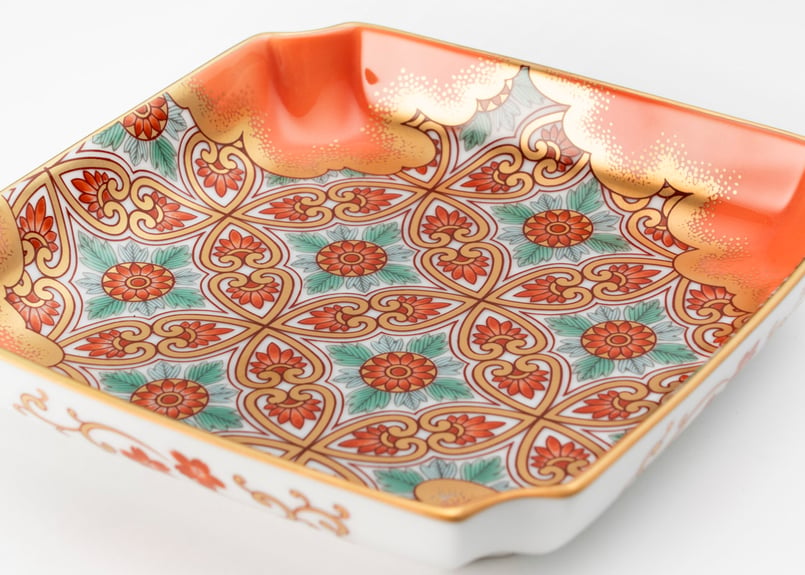 金襴手更紗珊瑚色 飾皿（アウトレット品） | WEB有田陶器市 ｜ 深川製