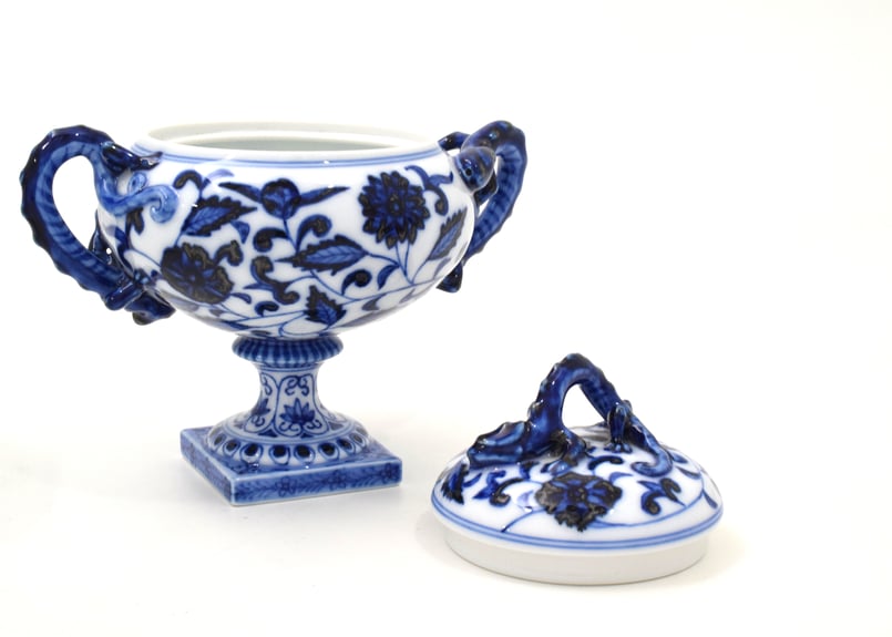 明染付 砂糖入（アウトレット品） | WEB有田陶器市 ｜ 深川製磁 おうち