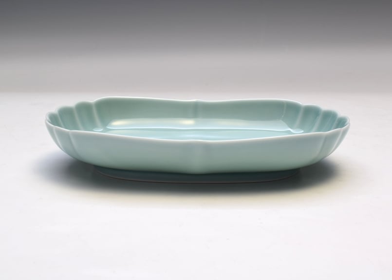 青磁 菊中割盛鉢（アウトレット品） | WEB有田陶器市 ｜ 深川製磁