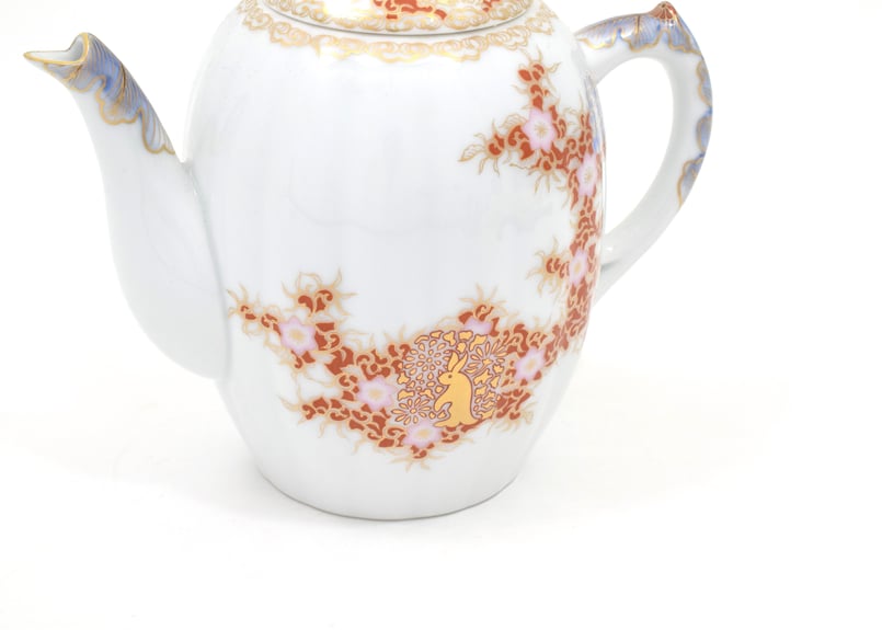 鍋島花兎 水指（アウトレット品） | WEB有田陶器市 ｜ 深川製磁 おうち