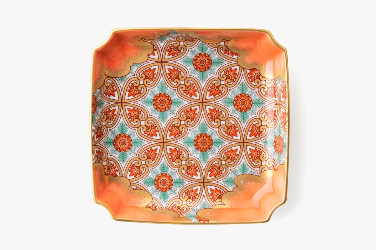 金襴手更紗珊瑚色 飾皿（アウトレット品） | WEB有田陶器市 ｜ 深川製