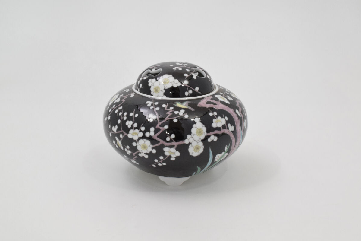 梅外黒 香炉（アウトレット品） | WEB有田陶器市 ｜ 深川製磁 おうちで