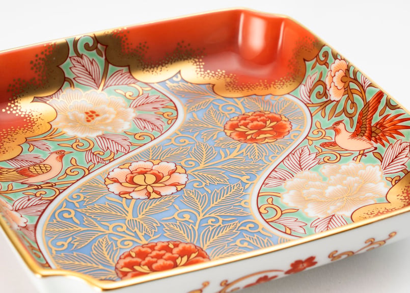 金襴手牡丹唐草珊瑚色 飾皿（アウトレット品） | WEB有田陶器市