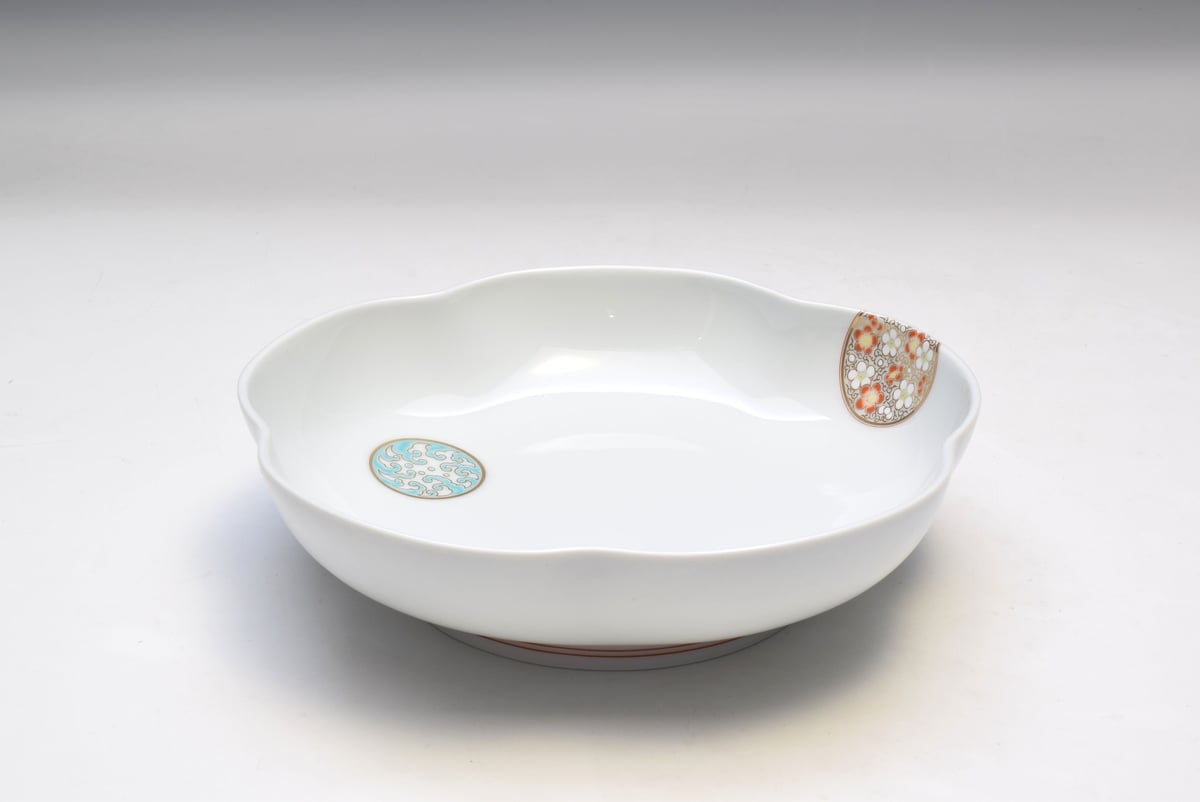 寿赤絵 梅型6号鉢(アウトレット品) | WEB有田陶器市 | 深川 寿赤絵 梅型6号鉢(アウトレット品) | WEB有田陶器市 | 深川