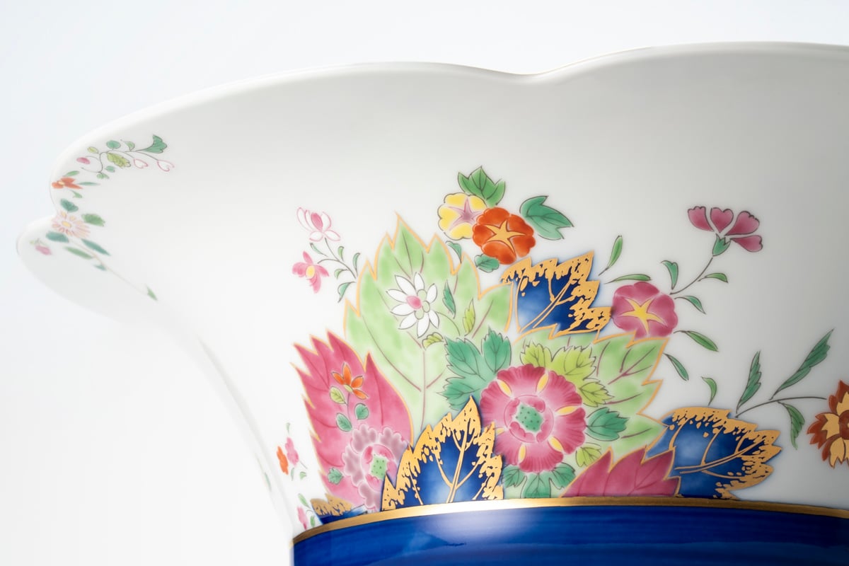 染錦絢爛草花絵 花型大鉢（アウトレット） | WEB有田陶器市 ｜ 深川製