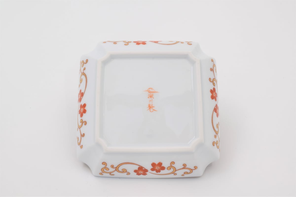 染錦金彩雲龍 角4号飾皿（アウトレット品） | WEB有田陶器市 ｜ 深川
