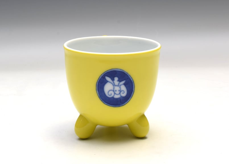 黄地うさぎ 三ツ足マグカップ（アウトレット品） | WEB有田陶器市