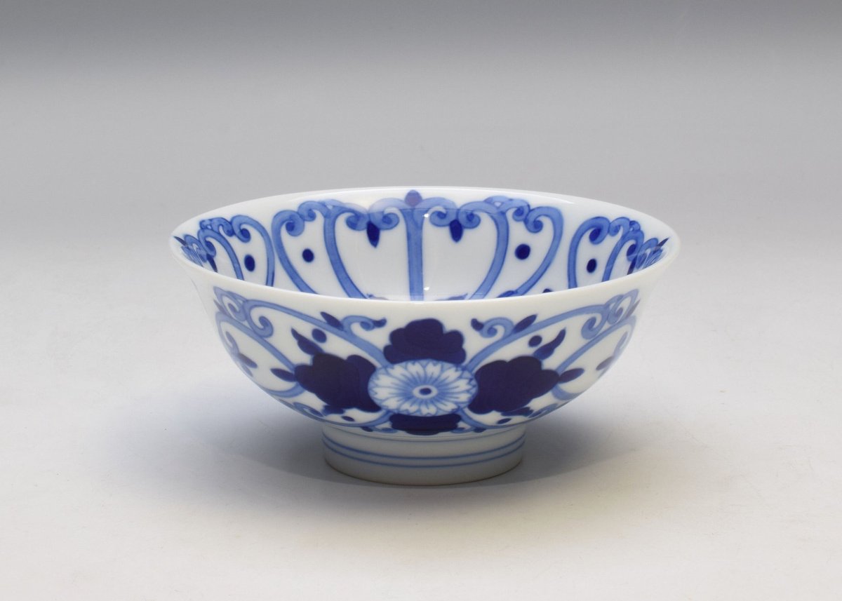 陶胎染付 菊花 小碗 染付菊唐草 反3.8飯碗（アウトレット品） | WEB有田陶器市 ｜ 深川製磁