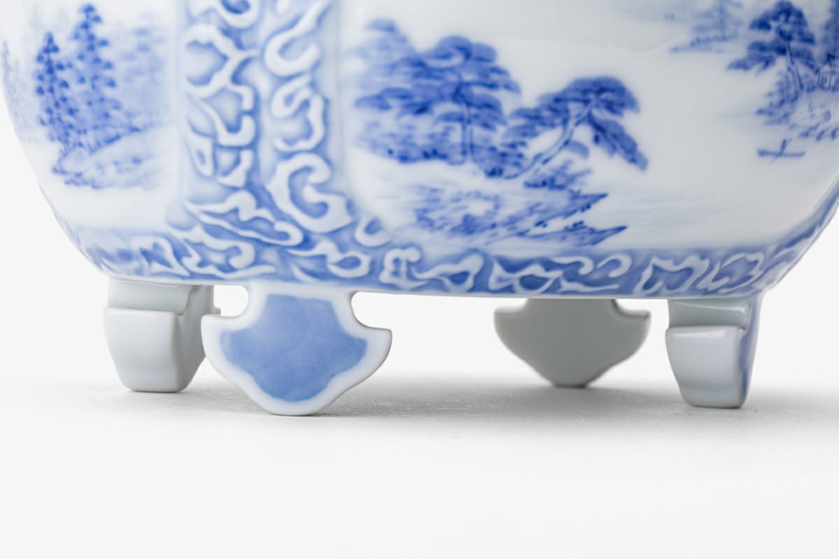 山水 獅子彫刻香炉（アウトレット品） | WEB有田陶器市 ｜ 深川製磁