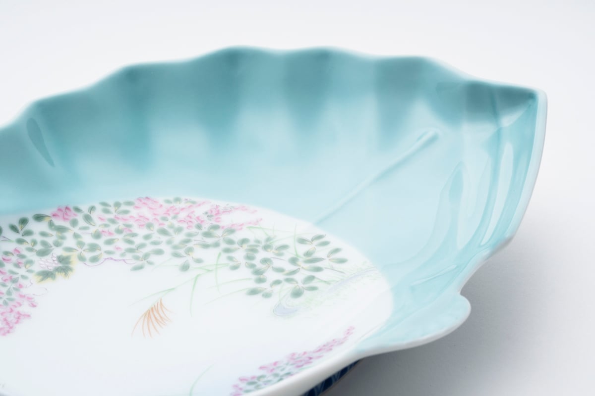 萩花見 彫刻皿（アウトレット品） | WEB有田陶器市 ｜ 深川製磁 おうち