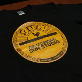 サン・スタジオ ロゴTシャツ 販売開始 | シカゴプランニング