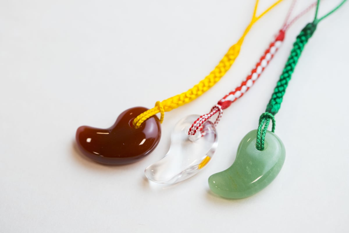 翡翠　さる玉型勾玉　瑪瑙 翡翠 さる玉型勾玉 瑪瑙 - メルカリ