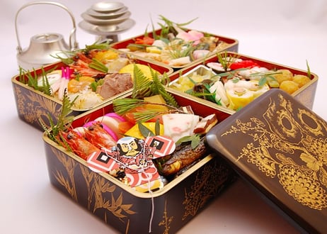 およねのおせち　松　2段重　（送料込）
