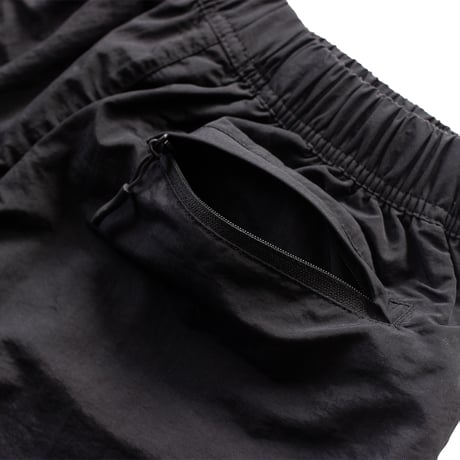 XOSYSTEM｜XO FUNNY LOGO SHORTS