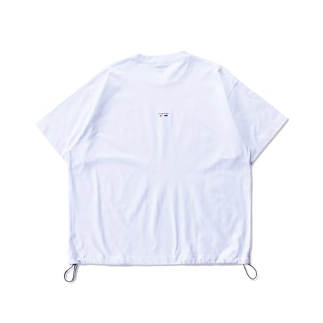 XOSYSTEM｜XO ARCH LOGO RELAX FIT TEE (with draw cord)