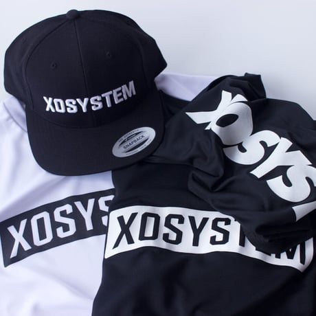 XOSYSTEM｜XO ARCH LOGO DRY TEE ｜WHITE