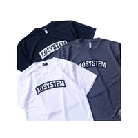 XOSYSTEM｜XO SWING ARCH LOGO DRY TEE