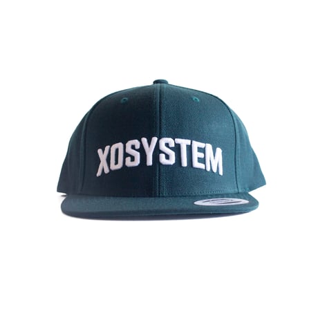 XOSYSTEM｜XO ARCH LOGO CAP