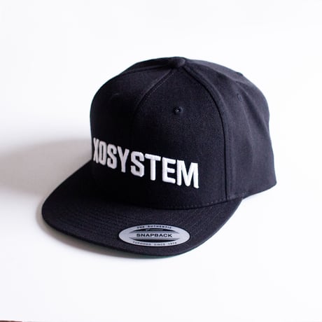 XOSYSTEM｜XO ARCH LOGO CAP