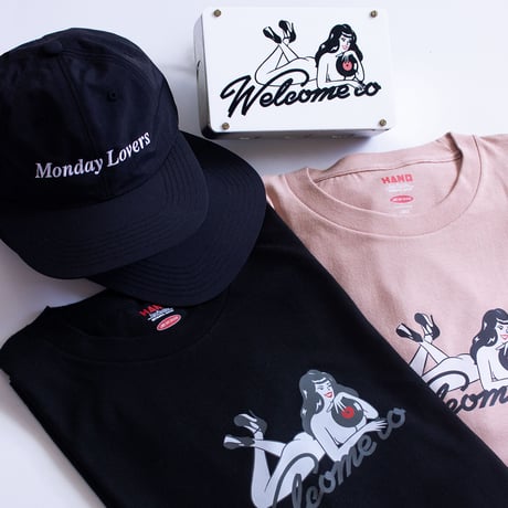 LINX｜LINX × HAND SIGN PAINTERS "Welcome to MONDAY LOVERS" L/S TEE｜DUSTY PINK