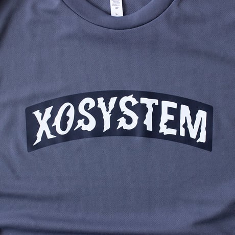 XOSYSTEM｜XO SWING ARCH LOGO DRY TEE