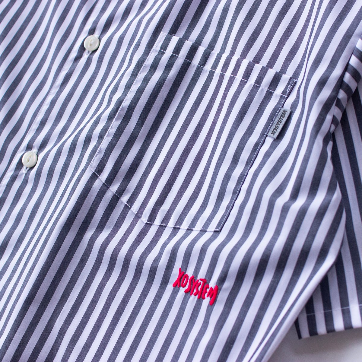 XOSYSTEM｜XO FUNNY LOGO OPEN SHIRT ｜WHT/BLK STRI