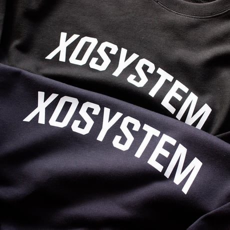 XOSYSTEM｜XO ARCH LOGO 10.0oz SWEAT / RELAX FIT