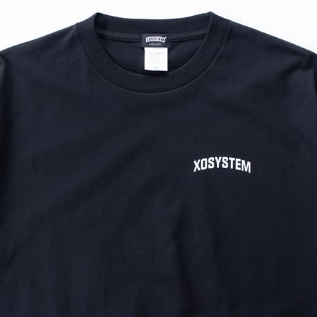 XOSYSTEM｜XO ARCH LOGO RELAX FIT TEE (with draw cord)