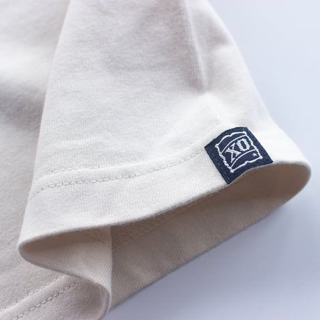 XOSYSTEM｜XO x KATO SHOKUDO x DENPA TEE｜LIGHT BEIGE