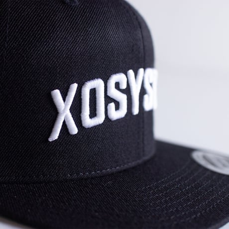 XOSYSTEM｜XO ARCH LOGO CAP