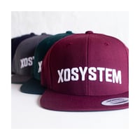 XOSYSTEM｜XO ARCH LOGO CAP