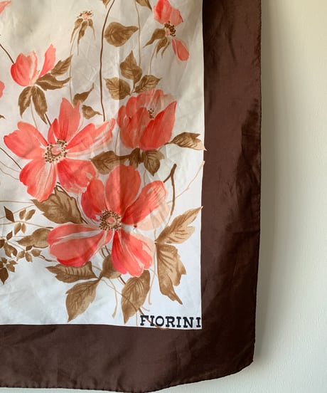 Scarf -brown frame-