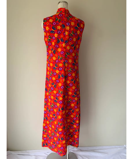"90s" High Neck Sleeveless Dress