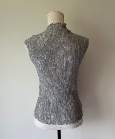 Lace and Frills Sleeveless Tops
