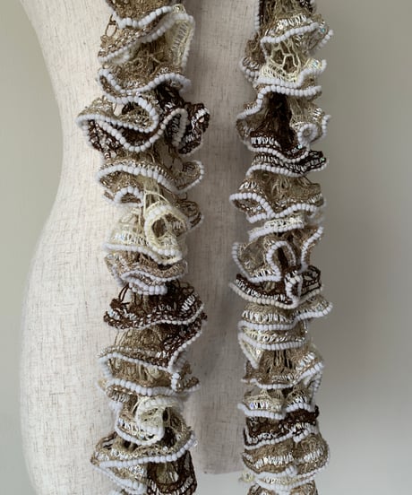 Strata Motif Frills Stall