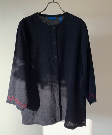Hem Embroidery Collar Less Blouse