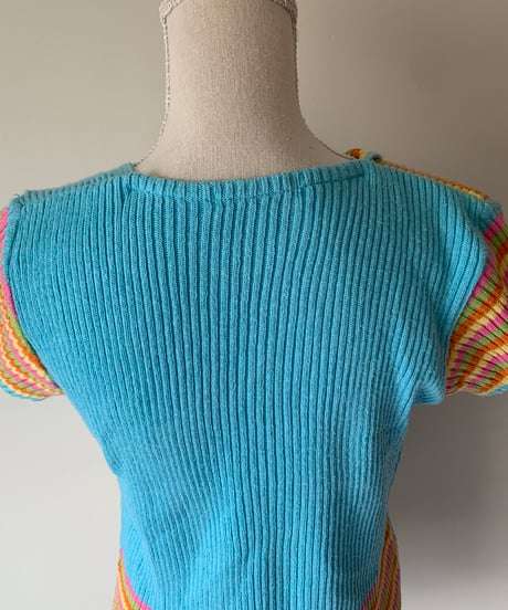 Short-sleeve colorful knit shirt