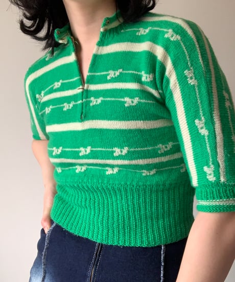 Half sleeve knit tops