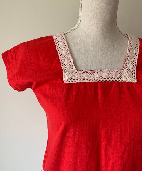 "80s" Embroidery Square Neck Tops