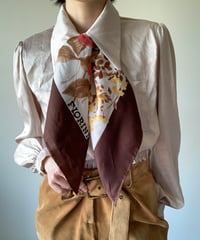 Scarf -brown frame-