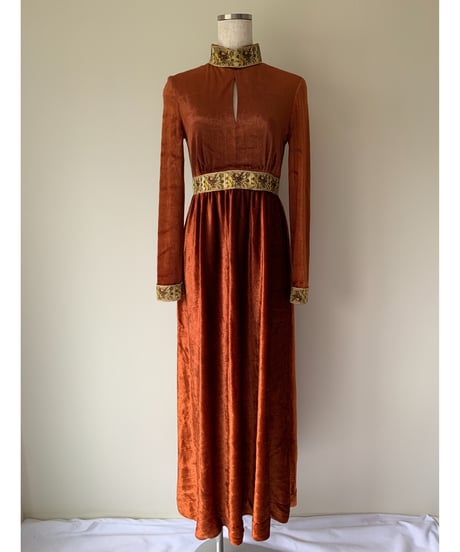 Velvet Embroidery Line Maxi Dress