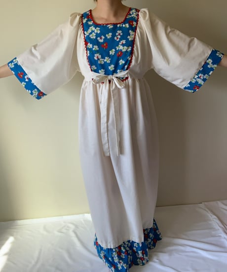 "60s" Flower Print Wide Sleeve Maxi Dress