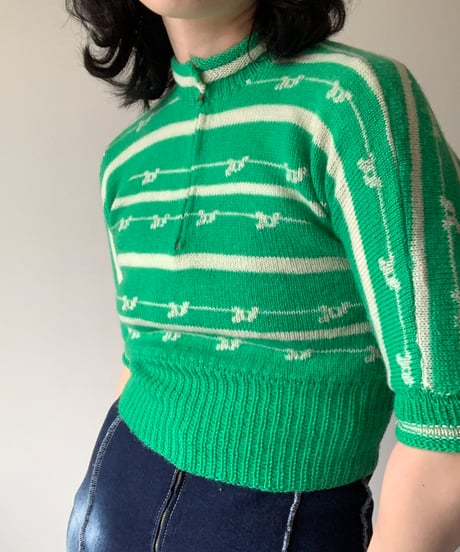 Half sleeve knit tops