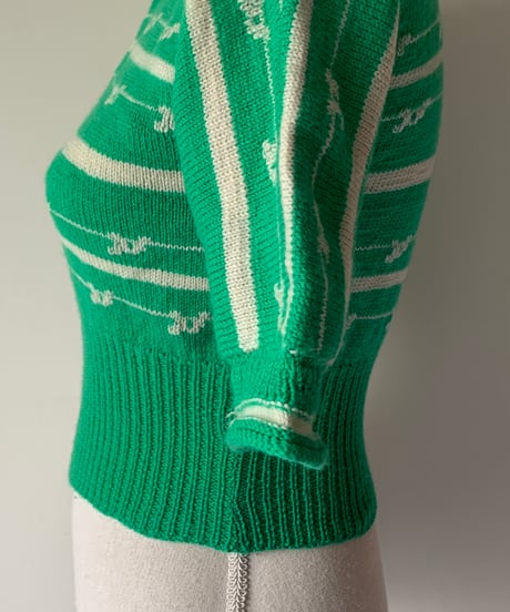 Half sleeve knit tops