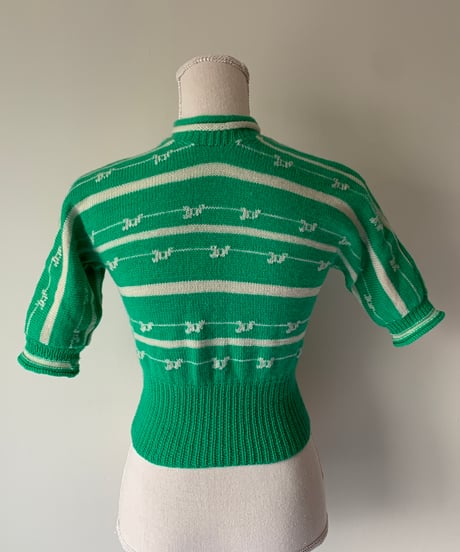Half sleeve knit tops